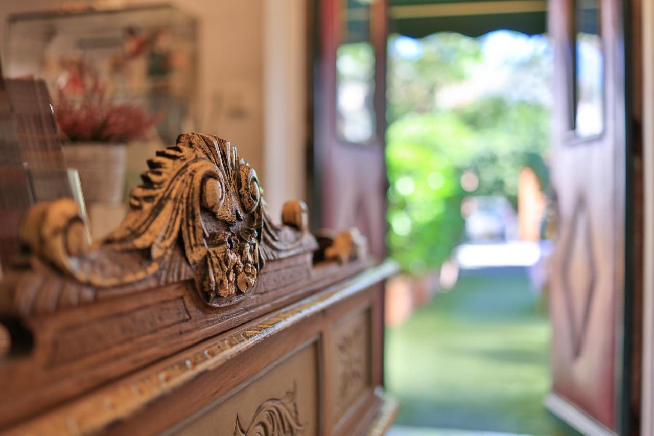 Logis Le Relais Imperial Hotel Saint-Vallier-de-Thiey Buitenkant foto