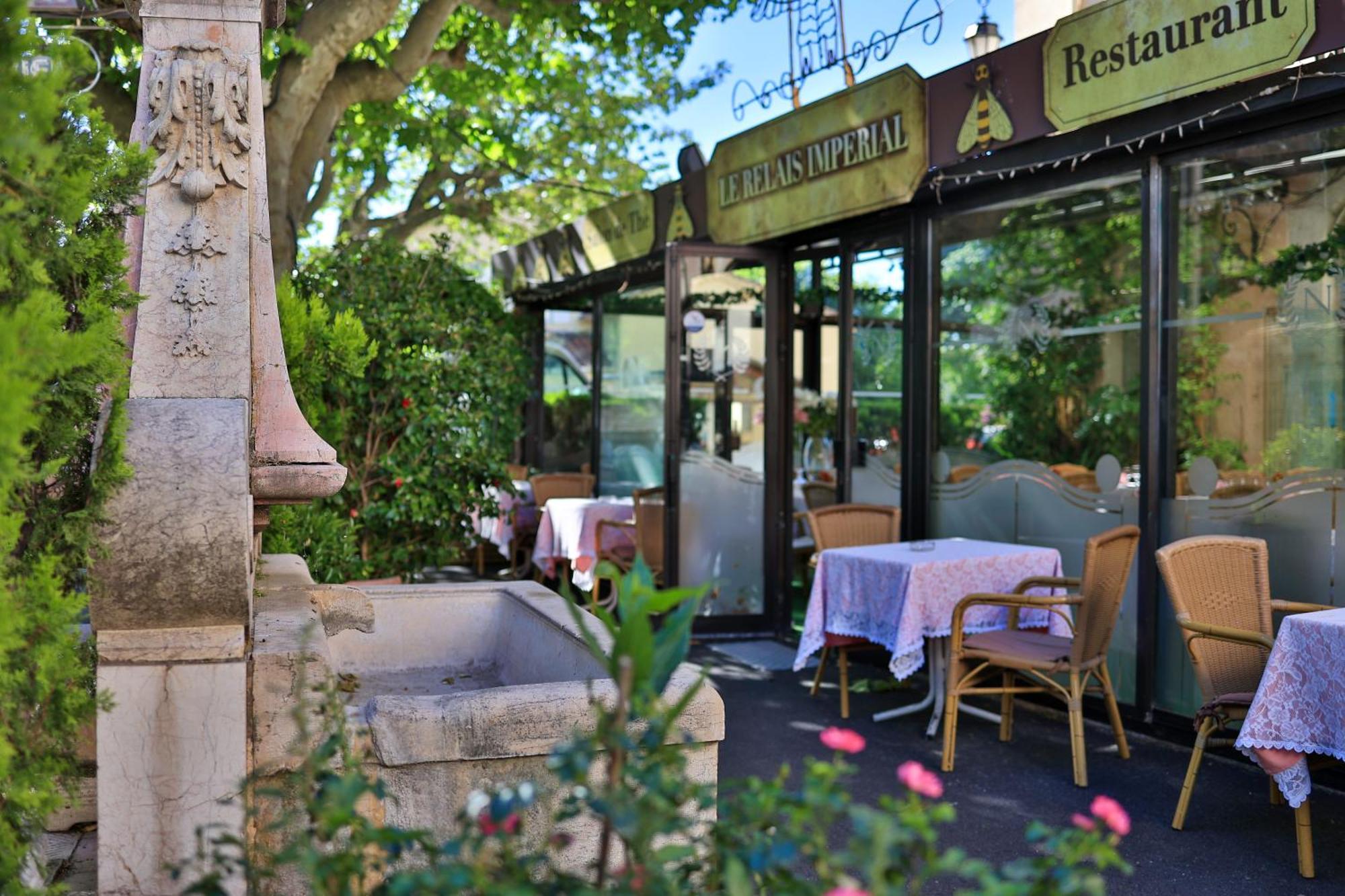 Logis Le Relais Imperial Hotel Saint-Vallier-de-Thiey Buitenkant foto