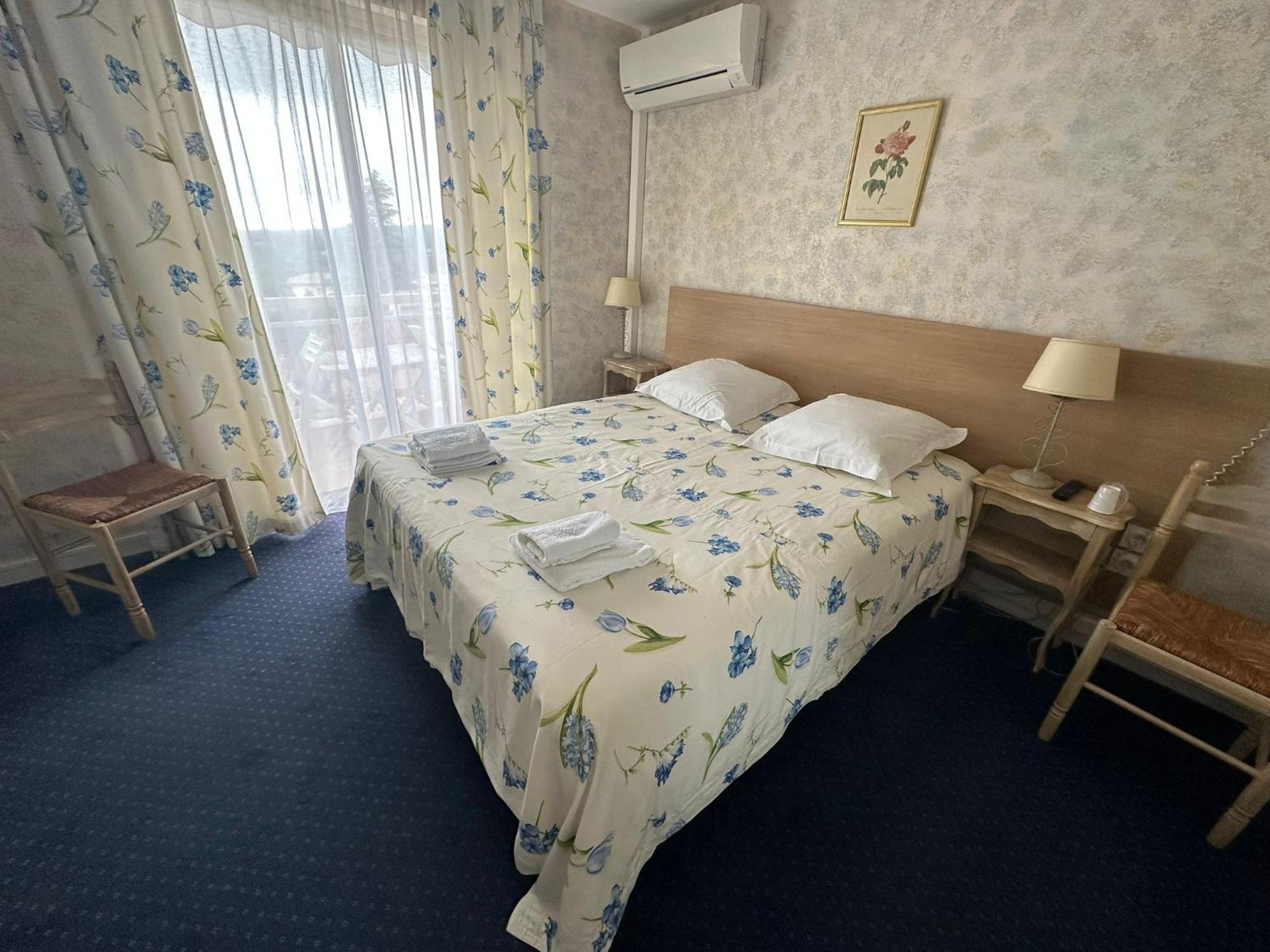 Logis Le Relais Imperial Hotel Saint-Vallier-de-Thiey Buitenkant foto