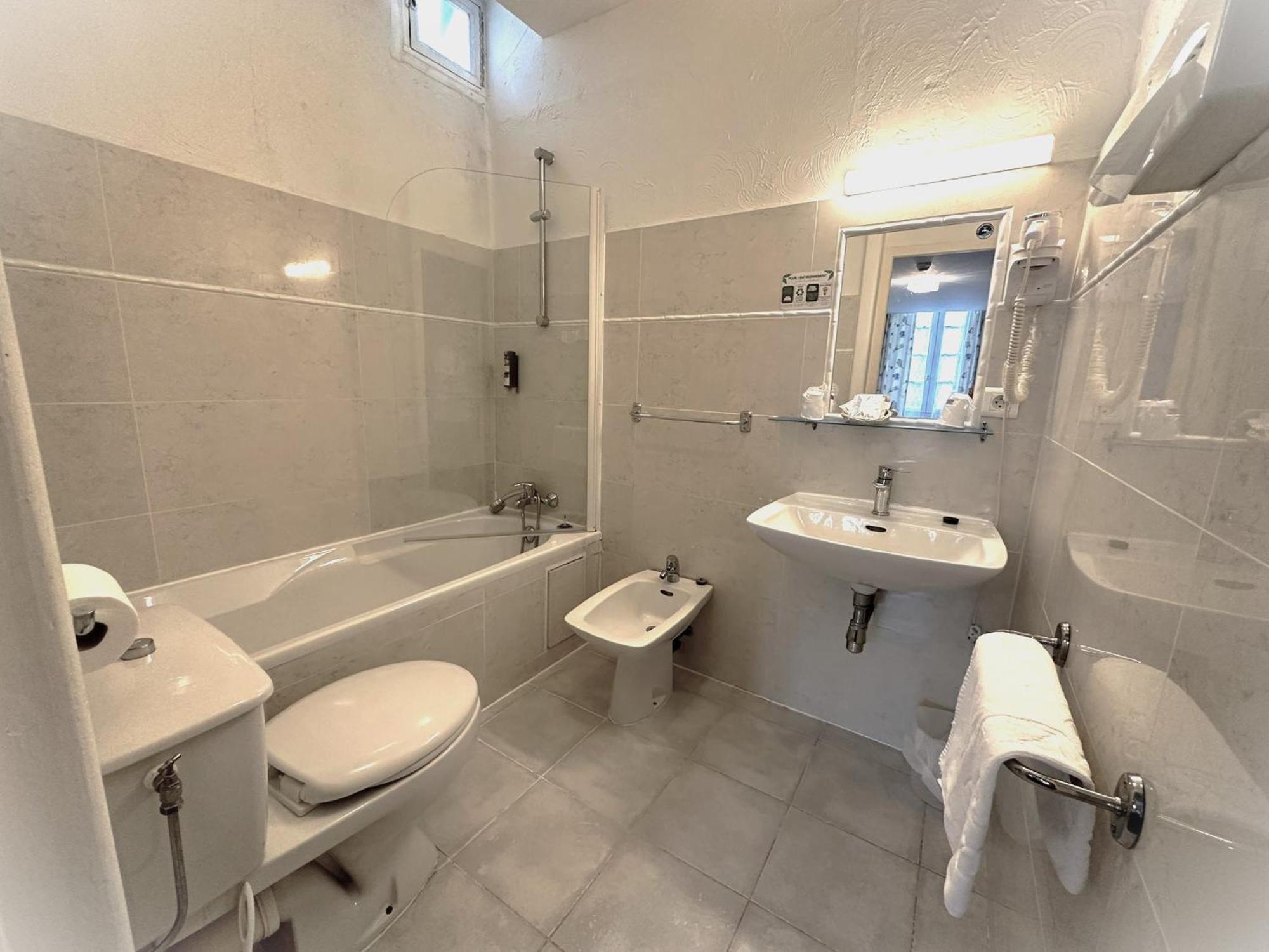 Logis Le Relais Imperial Hotel Saint-Vallier-de-Thiey Buitenkant foto