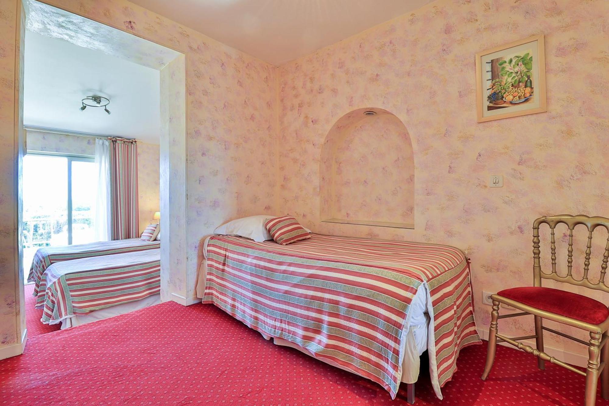 Logis Le Relais Imperial Hotel Saint-Vallier-de-Thiey Buitenkant foto