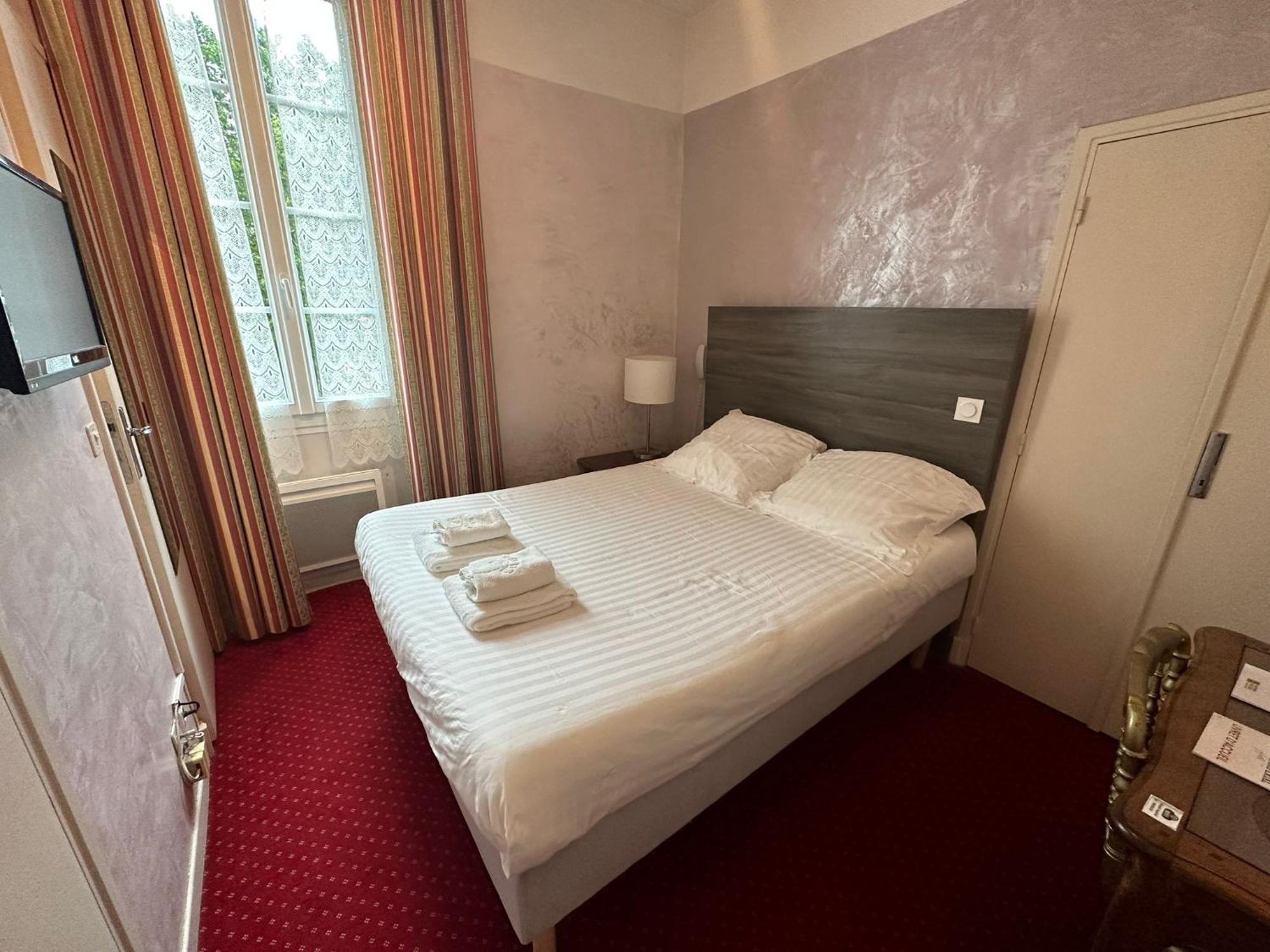 Logis Le Relais Imperial Hotel Saint-Vallier-de-Thiey Buitenkant foto