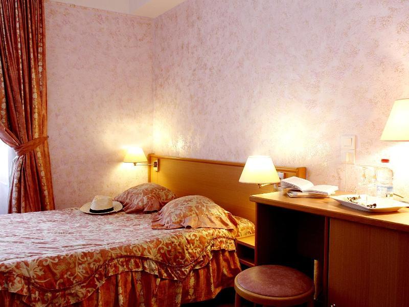Logis Le Relais Imperial Hotel Saint-Vallier-de-Thiey Buitenkant foto