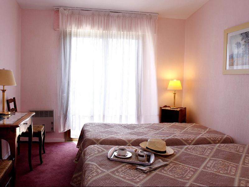 Logis Le Relais Imperial Hotel Saint-Vallier-de-Thiey Buitenkant foto